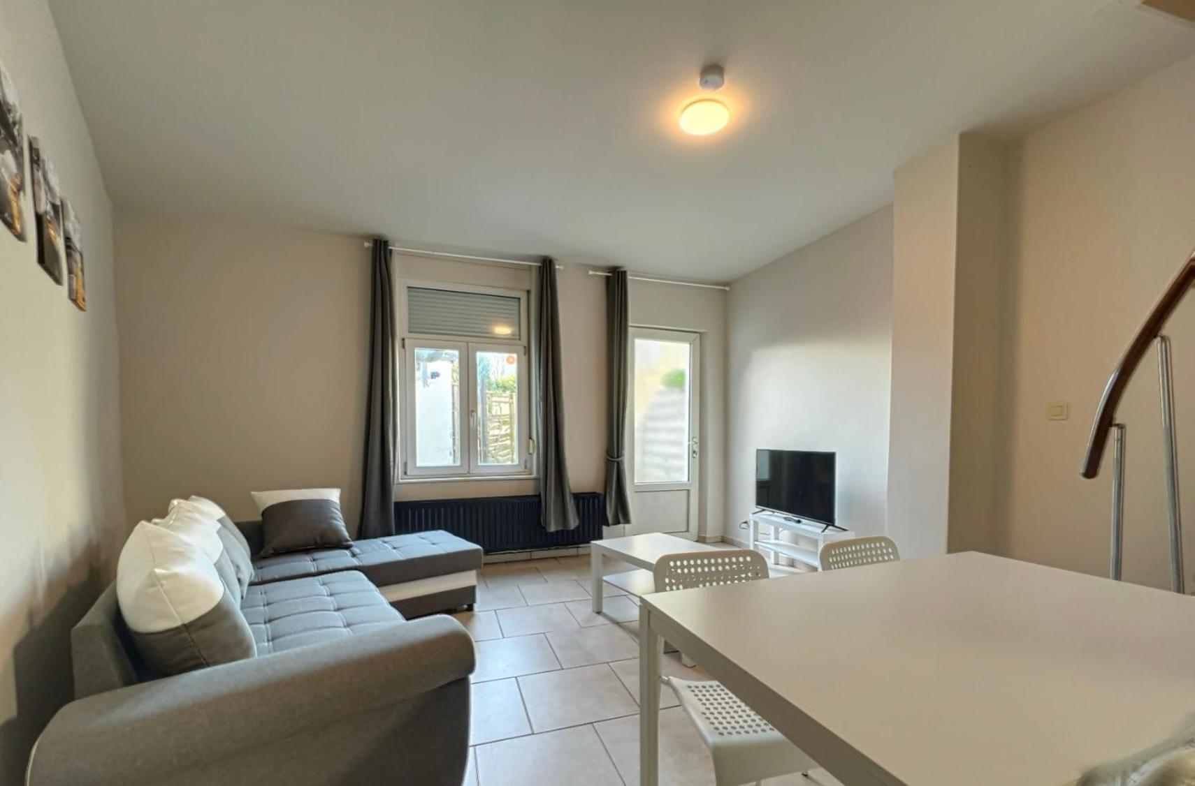 Station 173 A Bruxelles-Charleroi-Airport Apartment Exterior photo